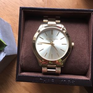 MICHAEL KORS / NWT gold tone Runway watch
